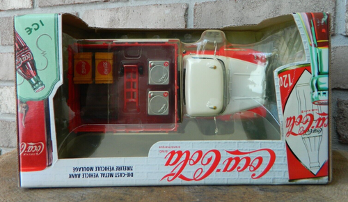 ERTL 1:25 Coca-Cola 1957 Chevrolet Stake Bed Truck Bank - Picture 5 of 10