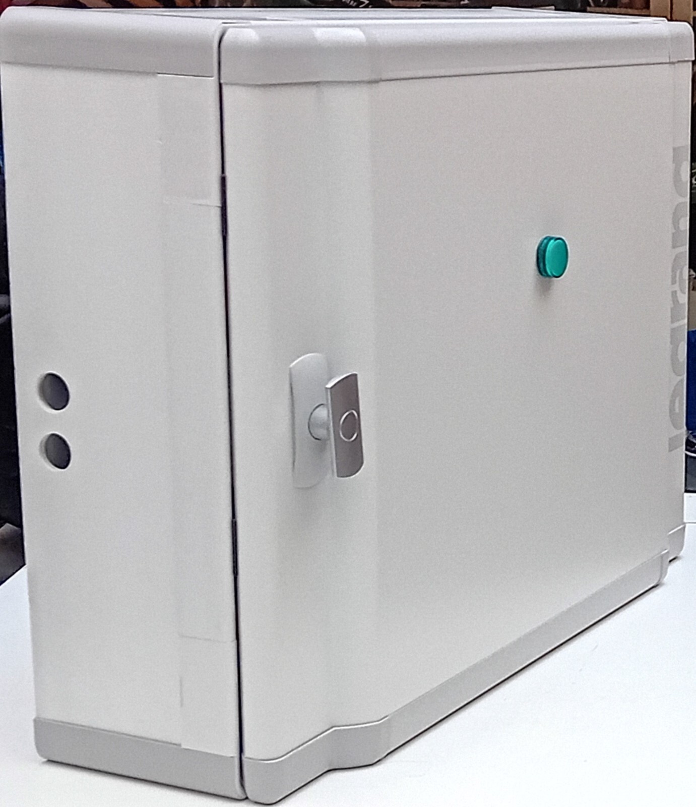 Armoire électrique extérieure pour gestion de pompe de piscine et éclairage jardin