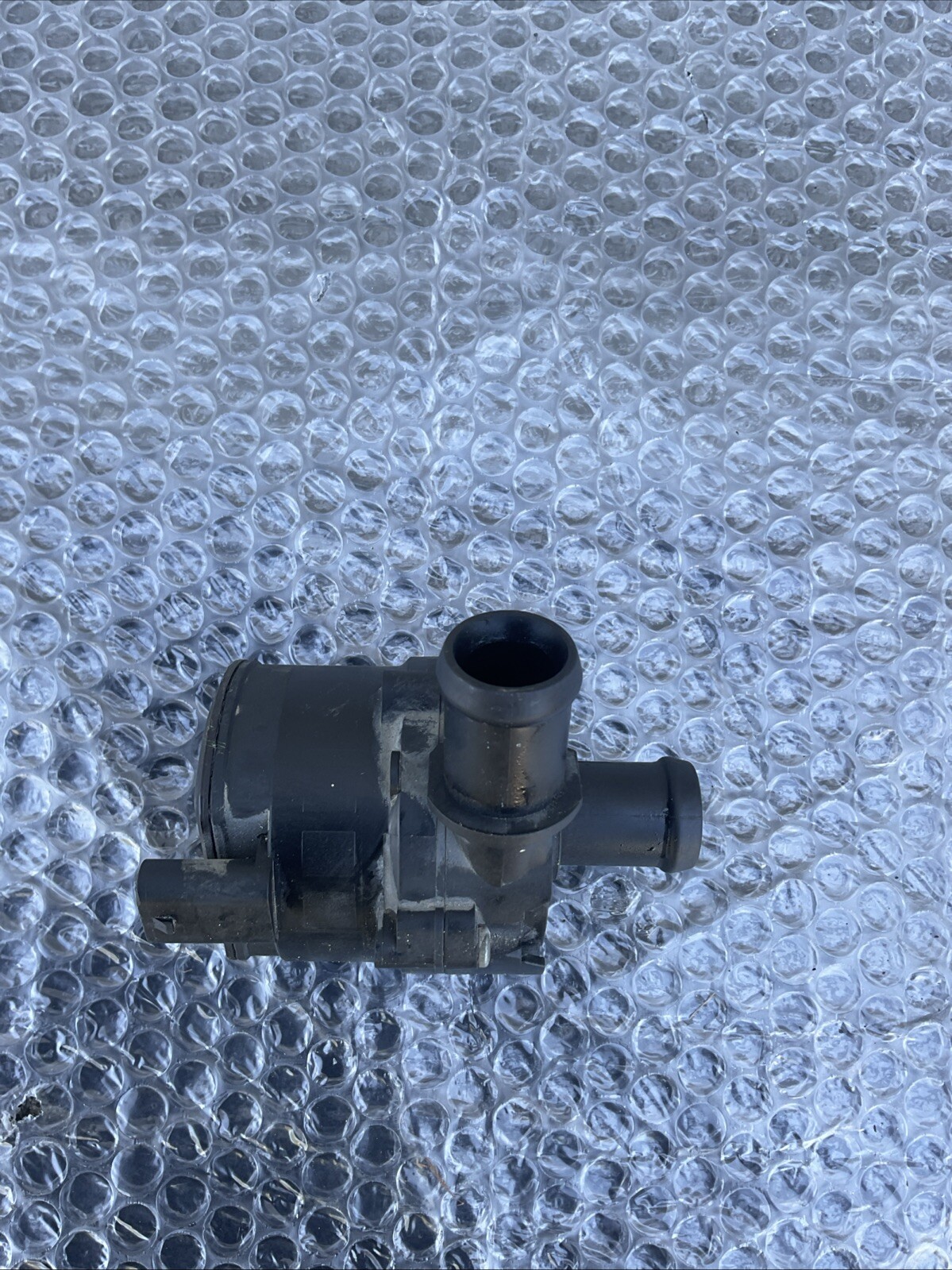 15-19 Ferrari 488 Spider Water Coolant Recirculation Pump