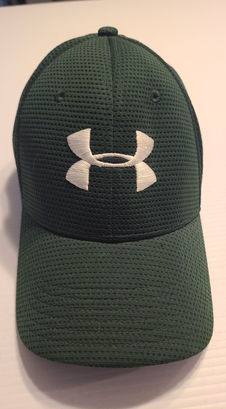 UA Under Armour Men's Hat med/lg dark green excellent condit