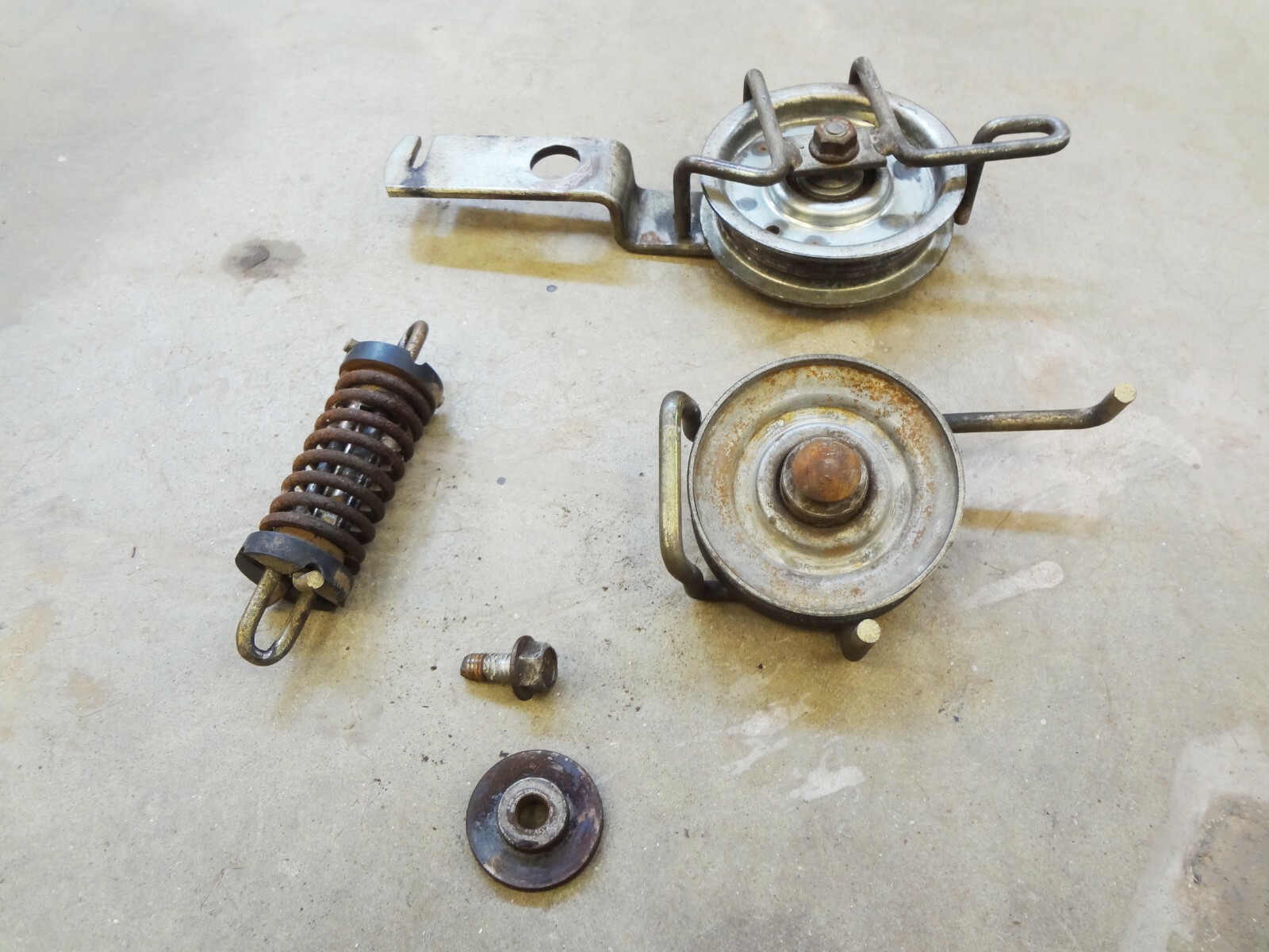 John Deere STX38 Gear Drive 5 Speed Clutch Idler Arm Pulley Pulleys