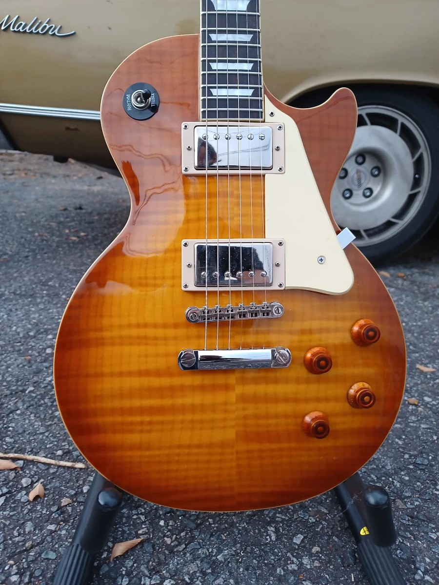 Epiphone Les Paul 2009 Honey Burst Electric Guitar w Epiphone Les Paul 2009 Honey Burst Electric Guitar w