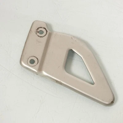 Protection repose pied droit origine pour Suzuki 650 SV 1999 à 2002 43571-33E01 - Photo 1/2