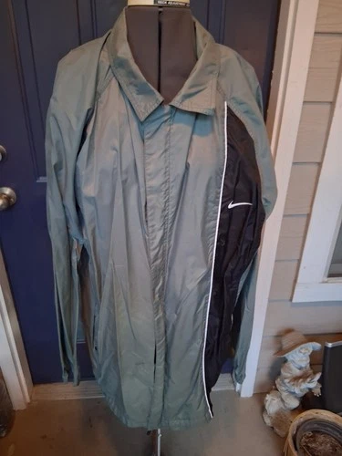 Nike Men’s Lightweight Polyester Gray and Black Windbreaker Jacket Sz XL video thumbnail