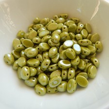 Samos  par Puca  20 beads 2-Hole 7x5mm Oval -Opaque Light Green Luster