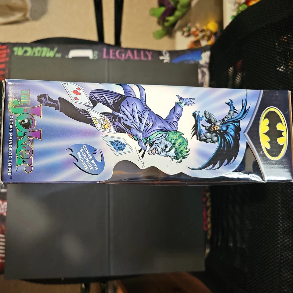 Figura de colección Hasbro Batman Gotham City Villians Joker 2001 sellada nueva en caja Foto 4 de 4