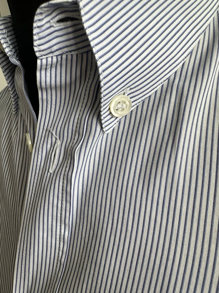 Alexander McQueen Classic Men’s Short Sleeve Shirt - Fine Blue Stripes Size 50 - Image 4 of 4
