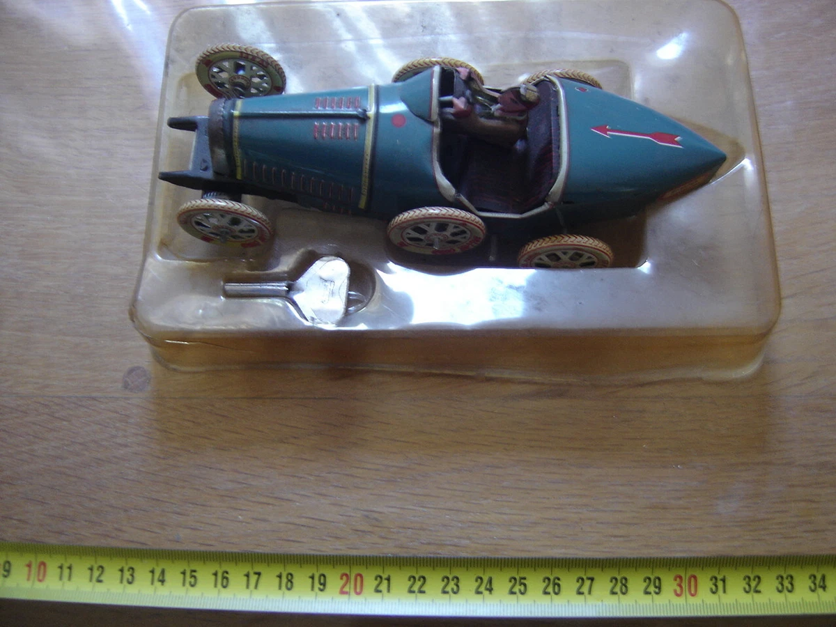 Memo - jouets tole anciens - berline et depanneuse - Collection
