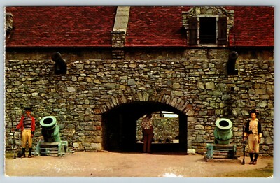 ENTRANCE TO D'ARMES SOUTH BARRACKS  FORT TICONDEROGA NEW YORK  NY VTG POSTCARD