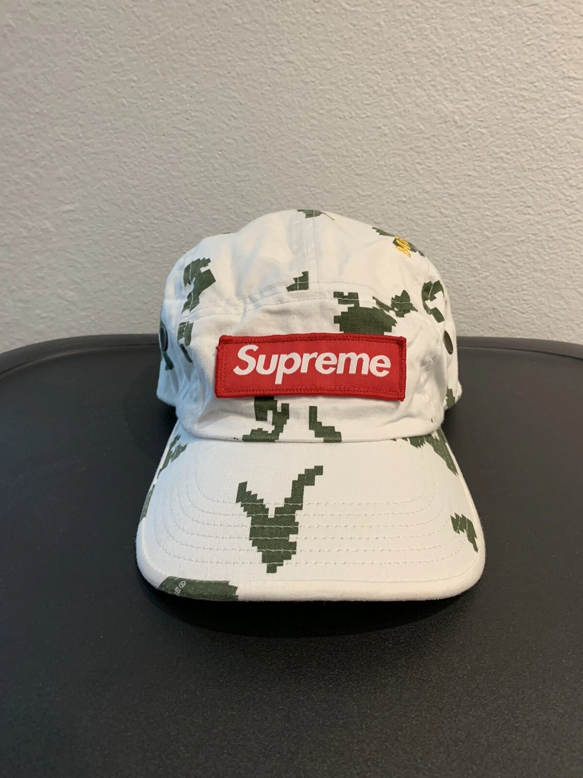 Casquette de camp militaire Supreme FW21 blanche logo brodé russe taille unique Digi Camo