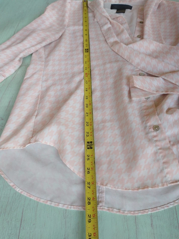 Blusa Colección Kardashian Transparente Abotonada Manga Larga Cuello Corbata Grande Foto 4 de 4