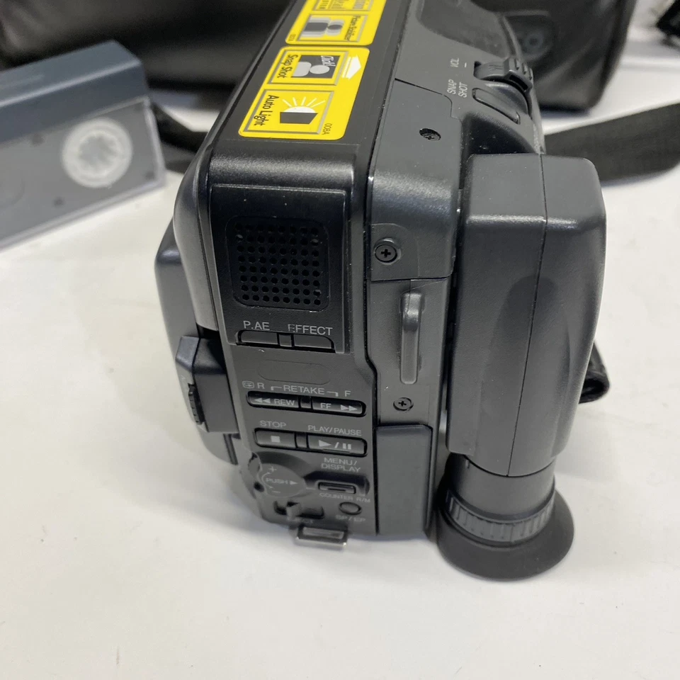 JVC GR-AXM510U Compact VHS-C Tape Video Camera Camcorder TESTED Read* - Image 4 of 4