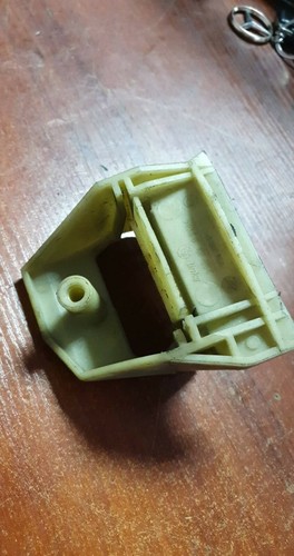 BMW E39 5er 525d Kühlerhalter unten rechts 2247894