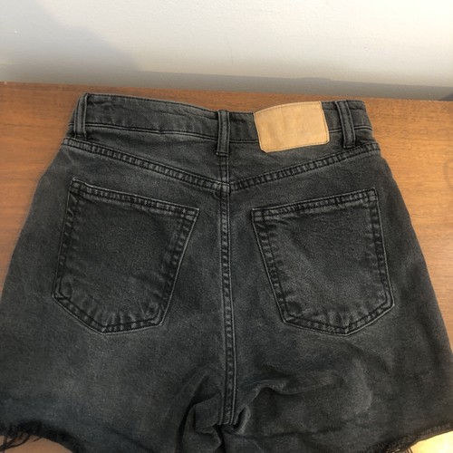 H&M black denim jean cuffed shorts size 4 Juniors 3” inseam - Picture 4 of 9
