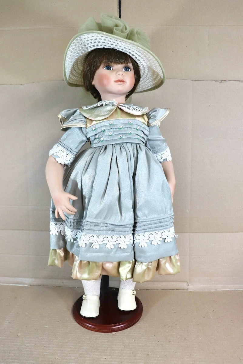 ELIZABETH AUSTIN D367 The ENGLISH ROSE LITTLE GIRL ROSIE 59cm DOLL BOXED ob