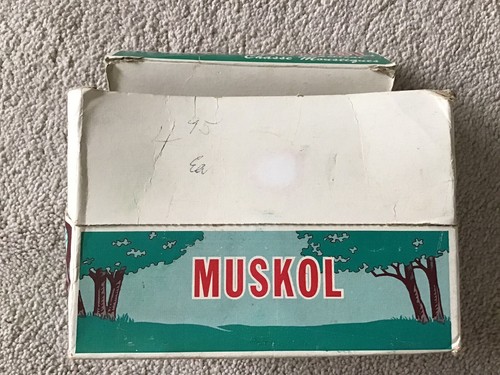 NOS Vintage Muskol Store Display Holder W/6 Muskol Full 2 fl oz Plastic Bottles - Picture 5 of 14