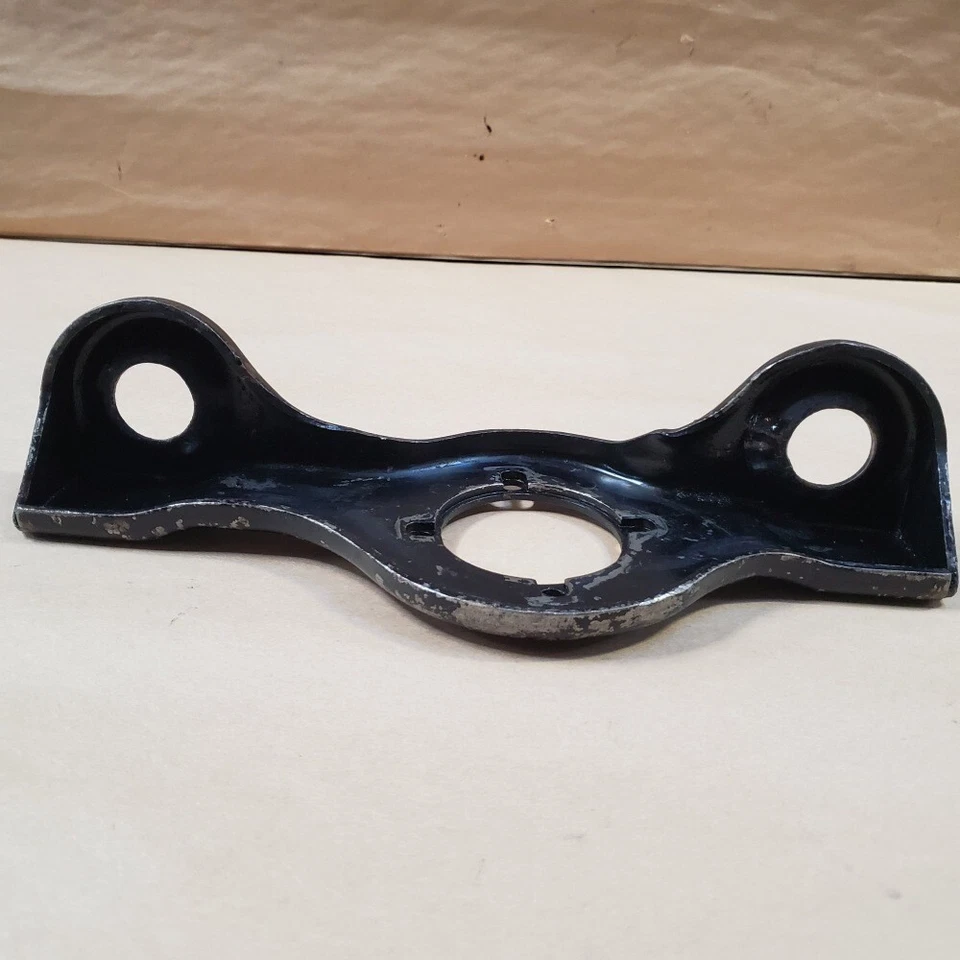 Original Triumph TR4A TR6 TR250 Rear Axle Differential Front Mount Plate 211793 - Image 2 of 4