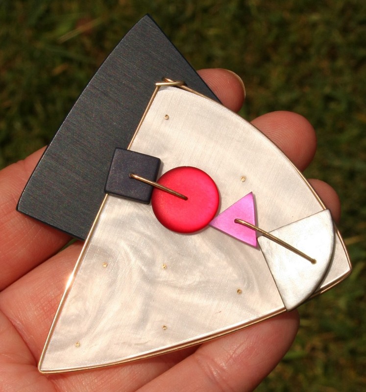 Signed TKO Alice Klein Wyatt Osato Brooch Pin Kinect Abstract Geometric Memphis