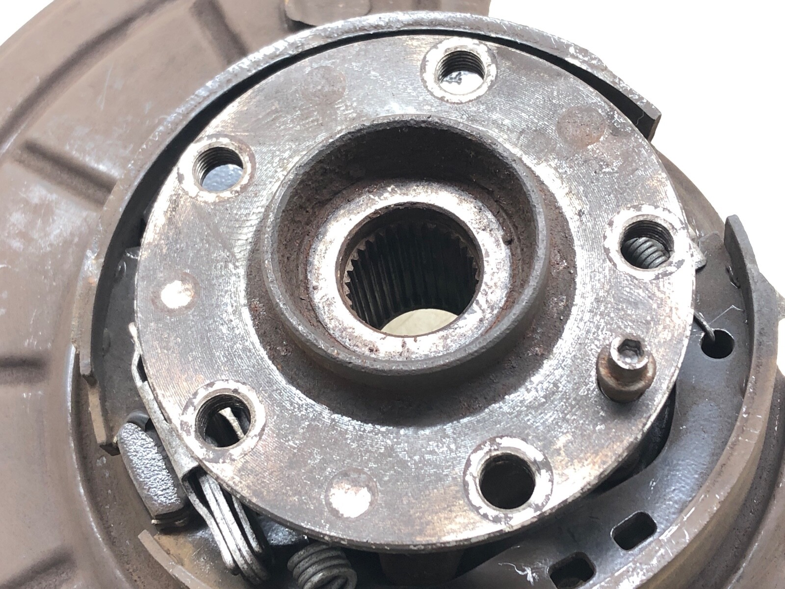 2014-2020 MASERATI QUATTROPORTE RIGHT PASSENGER REAR SPINDLE KNUCKLE W/ HUB OEM.