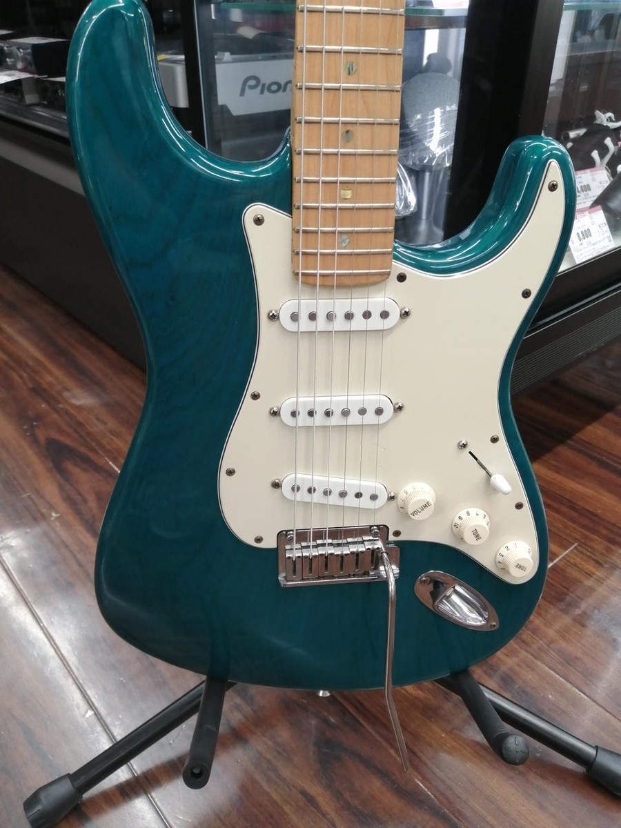 FENDER USA AMERICAN DELUXE STRATOCASTER 4 Electric Guitar | eBay
