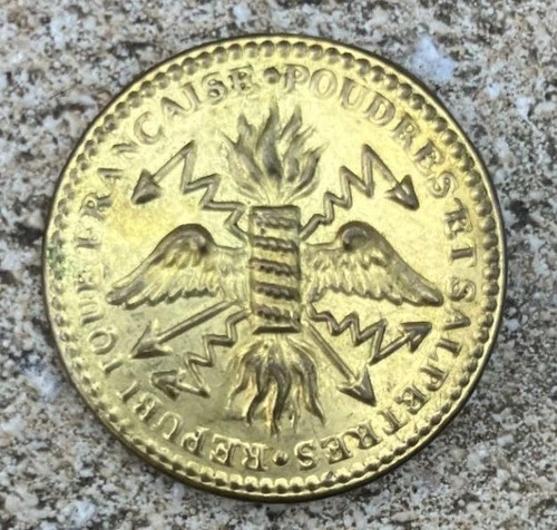 Military button - powders and saltpeter revolution 1794, large module VGC