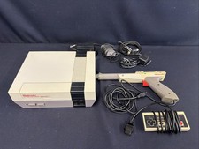 Nintendo NES-001 Console Bundle OEM Zapper Controller Cables Tested