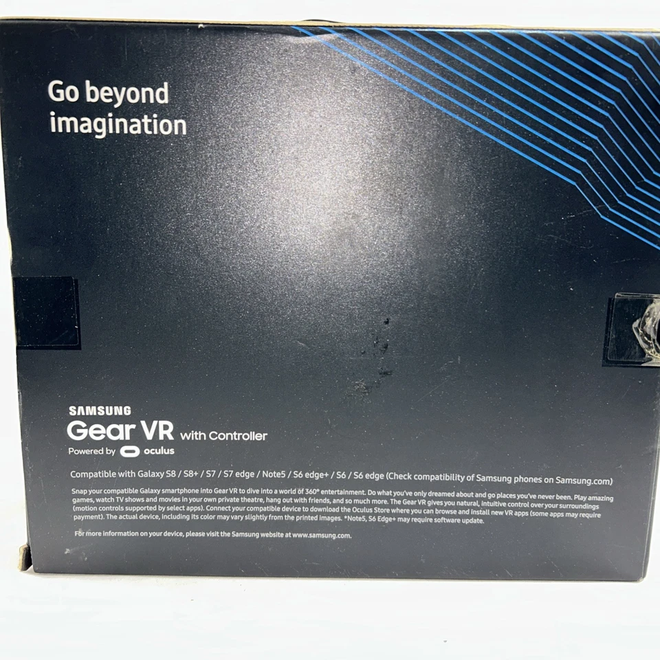 SAMSUNG Gear VR with Controller Powered by Oculus SM-R324NZAAXAR Brand New  - Image 2 of 4