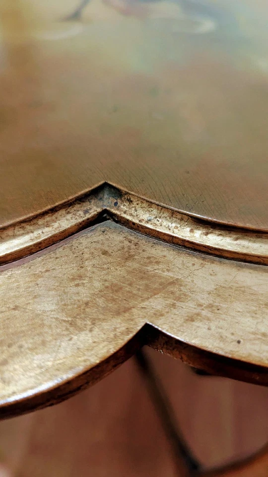 Mesa auxiliar antigua francesa estilo Luis XV pintada a mano Foto 4 de 4