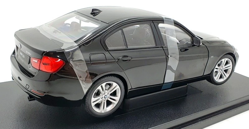 Welly 1/18 Scale Diecast 18043W - BMW 335i Saloon - Black - Image 2 of 4