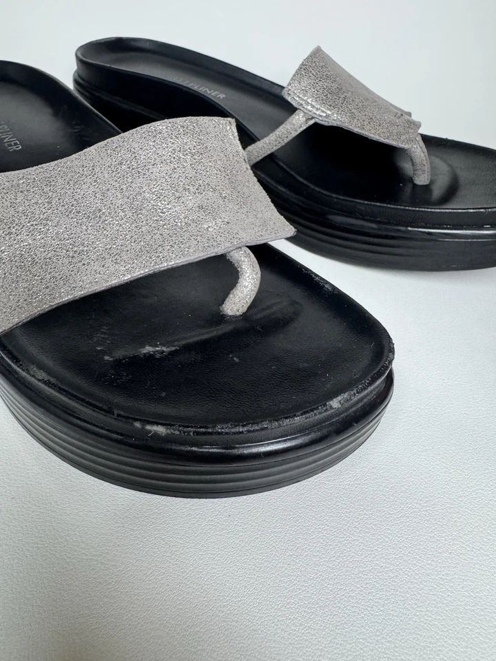 Sandalias Donald Pliner Mujer 7 Plata Metálica Plataforma Deslizable Tanga Minimalista Foto 3 de 4