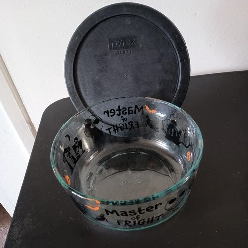 Pyrex Master of Fright 7-Cup Storage Bowl & Lid New Nightmare Before Christmas