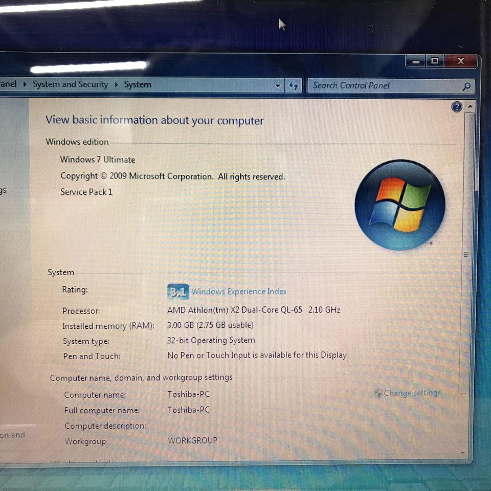 Portátil retro para juegos Toshiba Satellite Athlon 2,10 GHz 3 GB de RAM Windows 7 Ultimate Foto 2 de 4