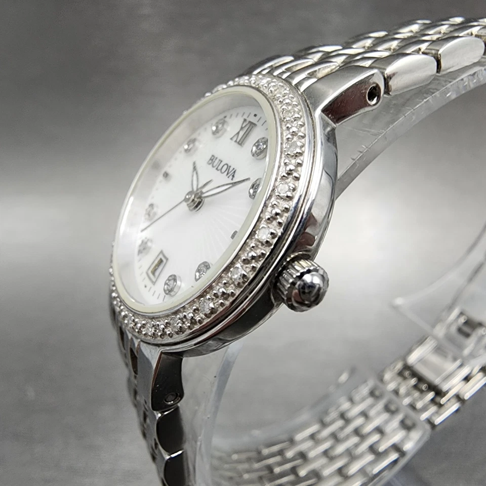 Reloj Bulova Mujer 26mm Esfera Blanca Tono Plateado Redondo Fecha 96r203 Batería Nueva Foto 3 de 4