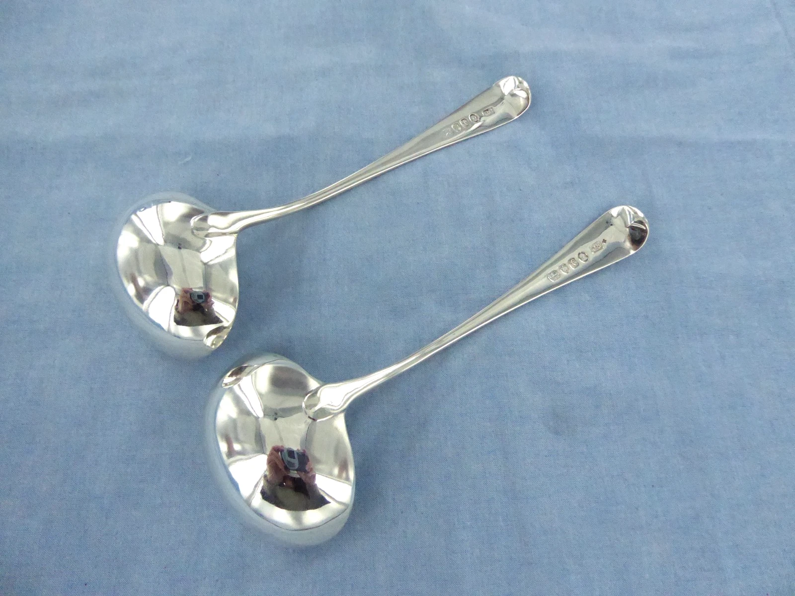 AN ANTIQUE PAIR OF STERLING SILVER OLD ENGLISH SAUCE LADLES .LONDON 1794.
Opens in a new window or t