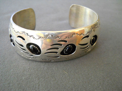 PEARLENE SPENCER Native American Jet Row Sterling Silver Bear Paw Print Bracelet