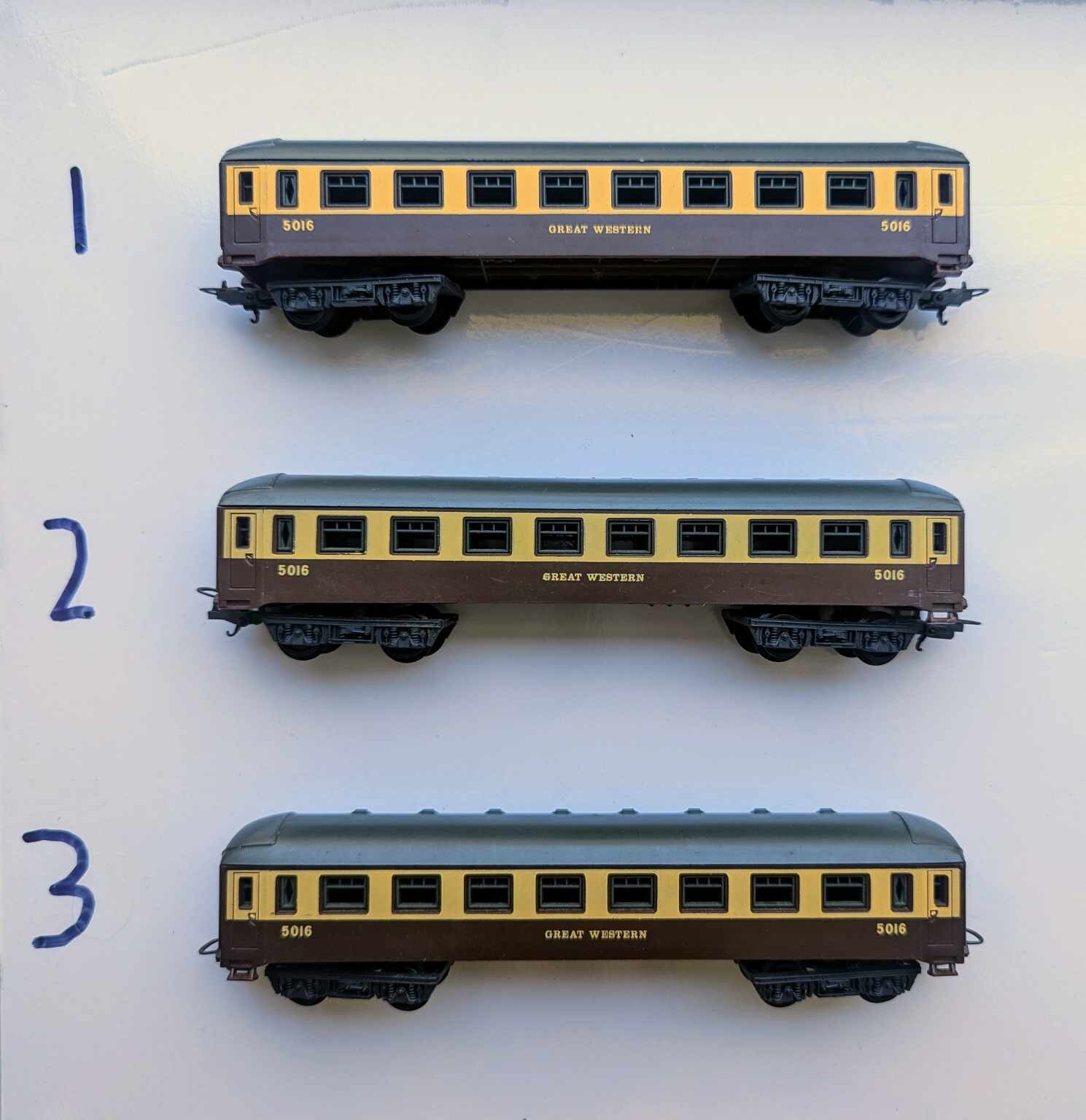 LIMA HO - Great Western 5016 Passenger Coach Car Carriages