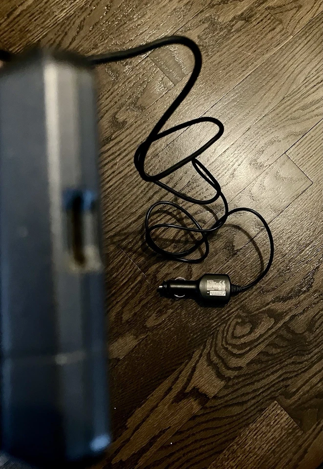 Garmin Nuvi GPS Navigation unit  Black OLD MODEL no guarantee - Image 4 of 4