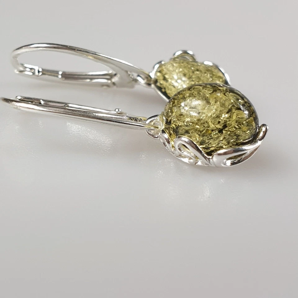 Orecchini classici piccoli orecchini color ambra verde regalo per la mamma - Immagine 3 di 4