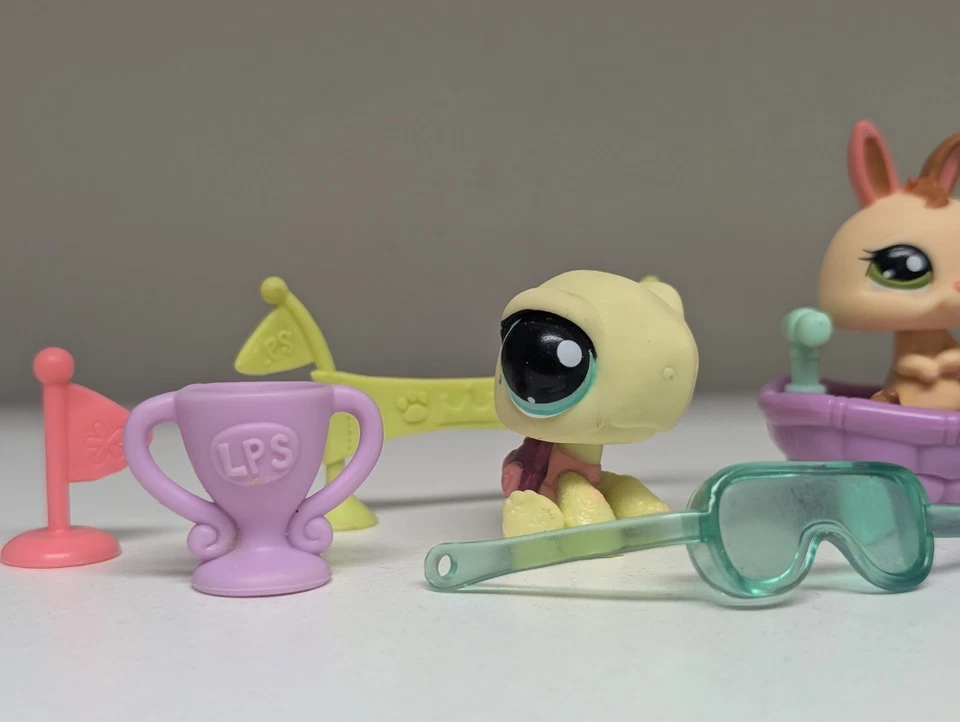 Littlest Pet Shop LPS Speedy Tails Racecourse Set #1596 #1597 #1598 Scottie - Image 2 of 4