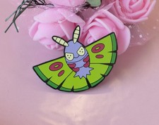 Rara Spilla Smaltata Pokémon Dustox Esclusiva da Collezione. Edizione Limitata.