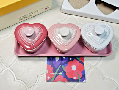 Le Creuset Petite Ramekin D'amour Set of 3 with Lid and Tray Pink with Box