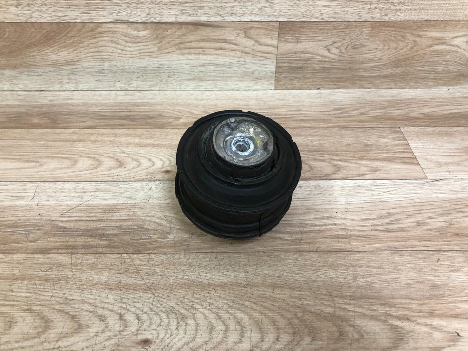 SOPORTE DE MONTAJE MOTOR DELANTERO LADO R MERCEDES BENZ OEM E350 CLK350 06-09 Foto 3 de 4