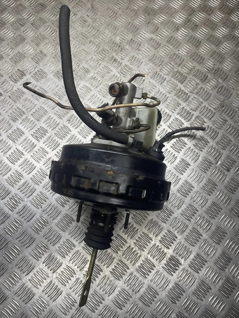 VOLVO S80 I TS, XY Vacuum Tank 802822 03785935014 P08619463 2.40 28814209