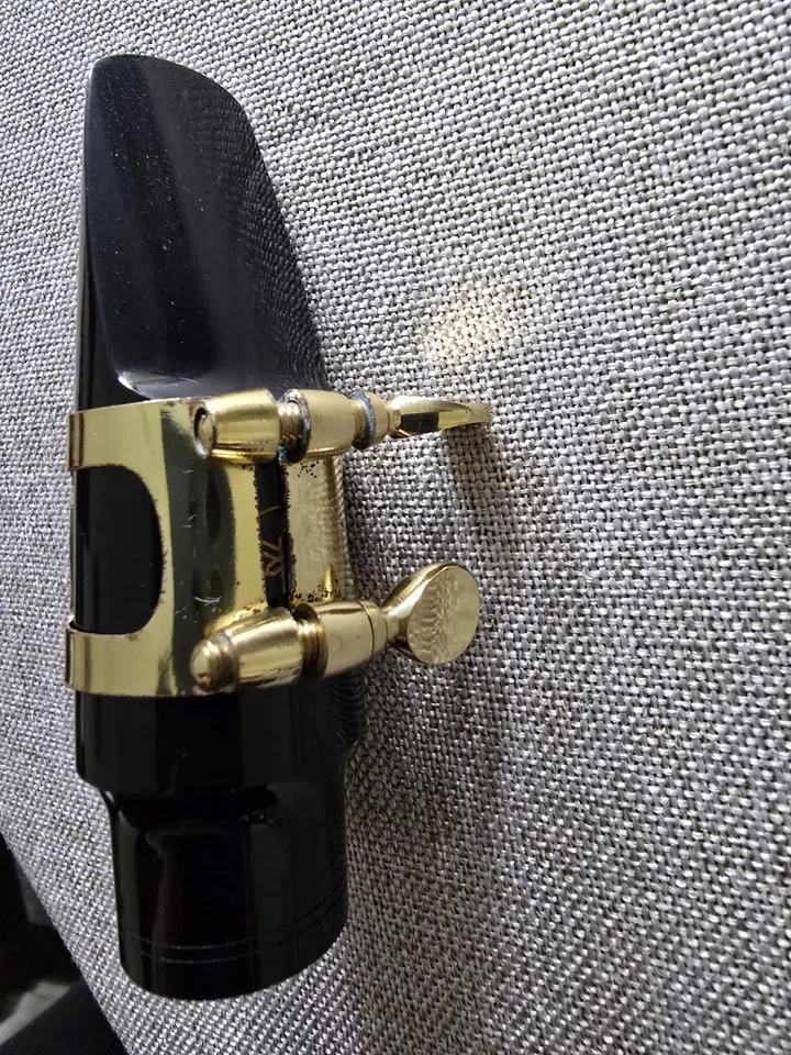 Yamaha Alto Sax Mouthpiece, Ligature & Cap - Image 3 of 4