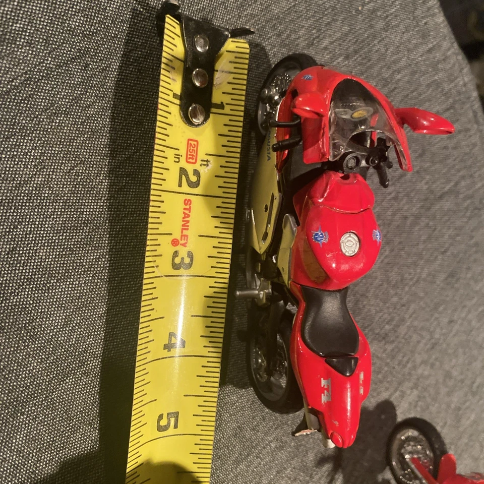 Maisto Red DuCati and Red MvAgusta Models 1:18 Die Cast Motorcycle - Image 4 of 4