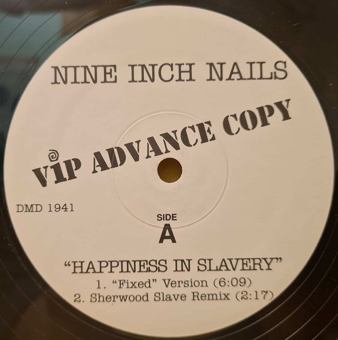 洋楽 Nine Inch Nails Happiness In Slavery 12\" Happiness In Slavery (Remastered) - Live - song and lyrics