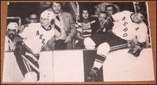 1975 Gordie Howe and Mark Howe WHA Hockey Photo Clipping Houston Aeros 5.25x3.25