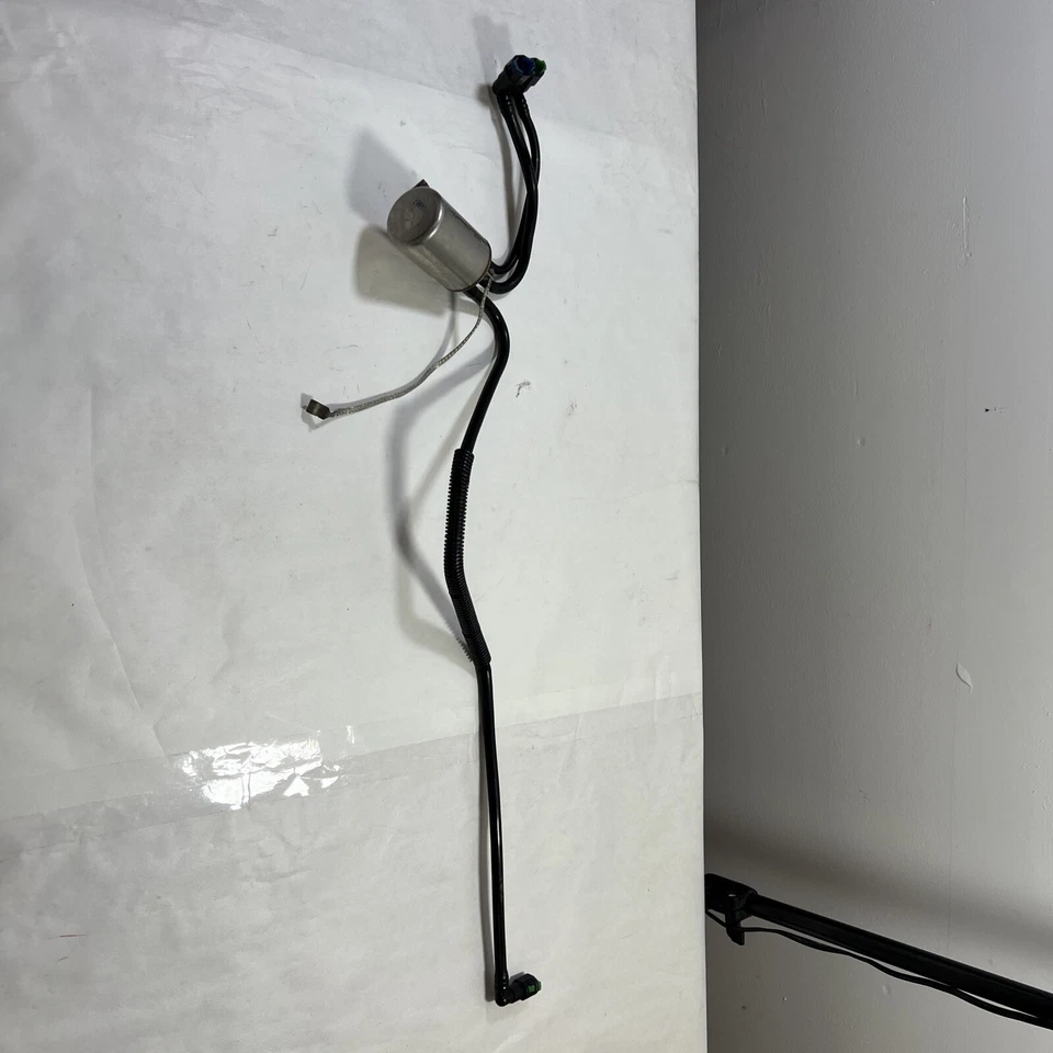 Оригинальный шланг топливного фильтра Mopar Grand Voyager 1996-2000 4809117AC от оригинального производителя - Изображение 3 из 4