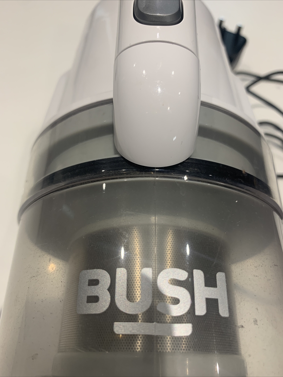 BUSH BAGLESS CORDLESS HANDSTICK VACUUM CLEANER V18P01BP25DC CHARGER AND