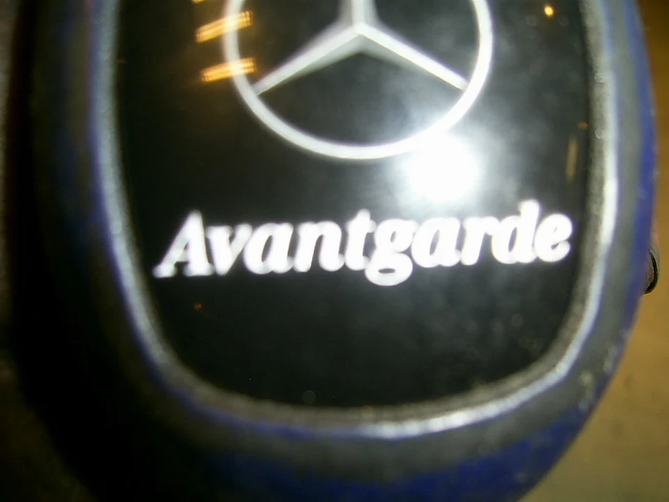 Pomo de cambio cuero mercedes-benz w210 e 300td Avantgarde  Foto 3 de 3